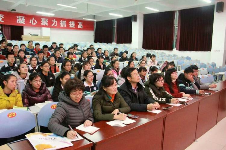 雅言传承文明 经典浸润人生——青州二中高一实验部举行经典诗文朗诵