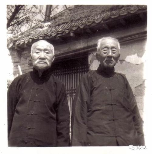 形意,人们都知道尚云祥隔辈继承了郭云深的衣钵,复以"半步崩拳打遍