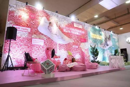 打卡时尚展创意集市网红拍照黑科技体验一样都少不了