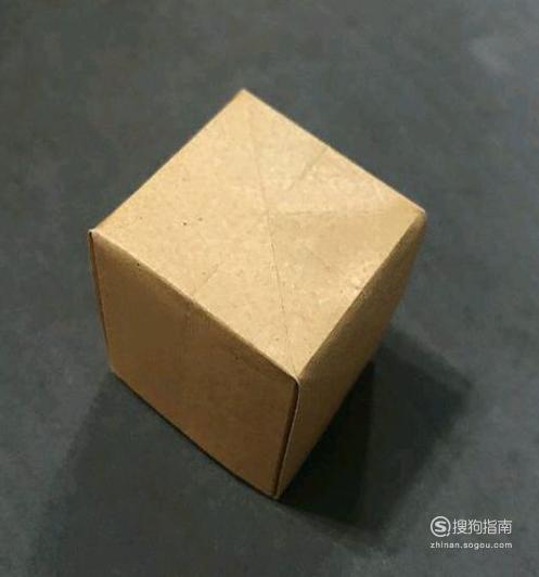 怎样用纸折叠骰子呢
