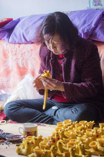 荣成的元宵节豆面灯