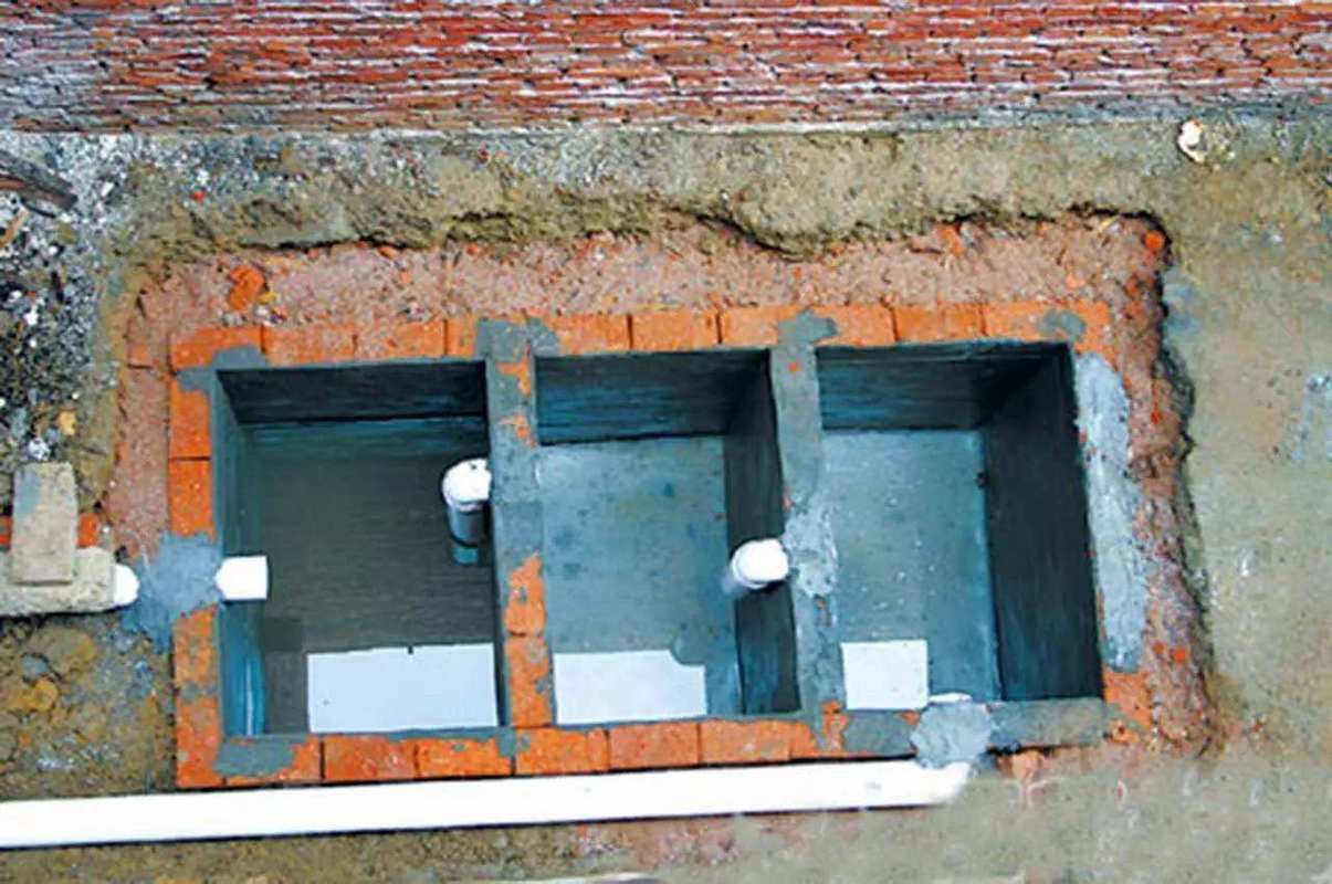 砖砌式和混凝土式化粪池建设