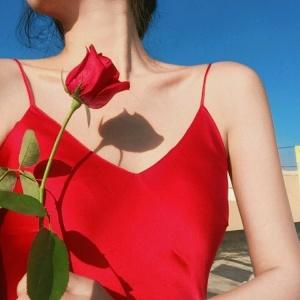 红色头像女生唯美图片