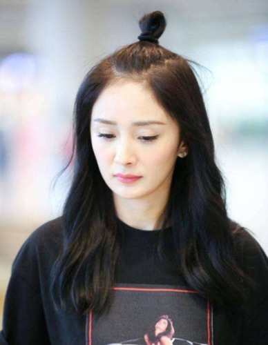 10位女明星丸子头"大赏",杨颖精致热巴可爱,直到遇见鞠婧祎