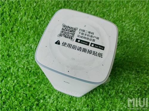 说明书简明扼要,介绍了操作注意事项和小爱的功能点△ 上一个小爱音箱