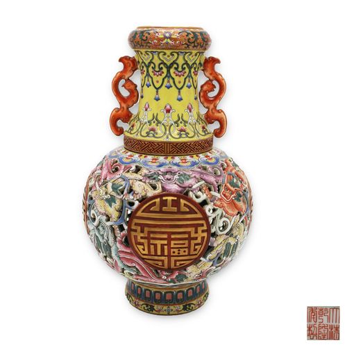 粉彩透雕龙凤纹转心瓶