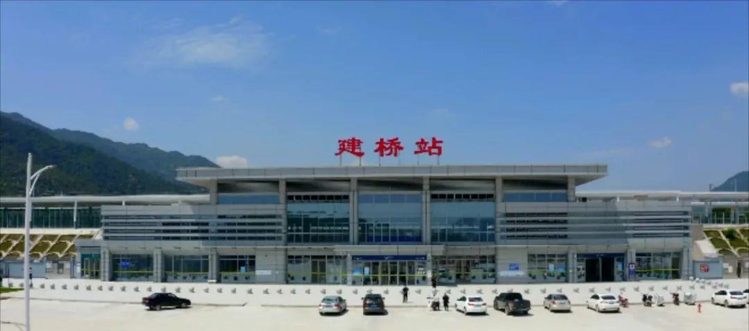 高铁来梅第一站:丰顺建桥站!大交通让山旮旯成交通中枢.