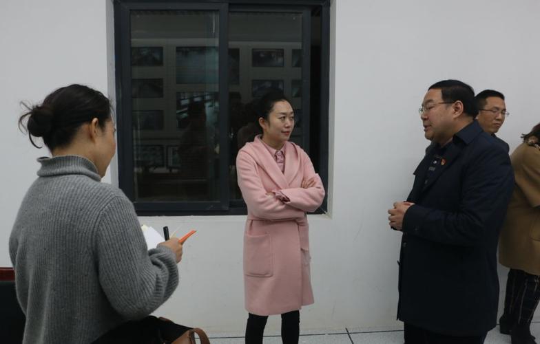 二外党政办南岸区委教育工委书记区教委主任包茹华同志来校检查校园