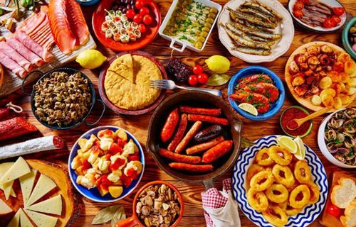 西班牙美食具有高度的地域性,每个地区都有自己的饮食传统,而现在也还