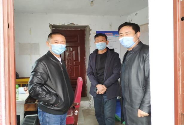 双辽市教育局深入双山镇中学检查指导开学工作