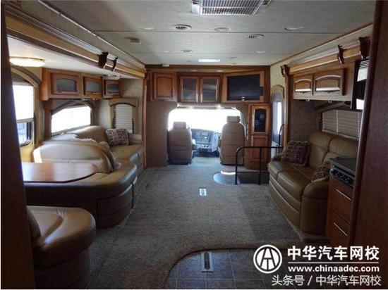 成龙买福莱纳qx390房车安度晚年生活