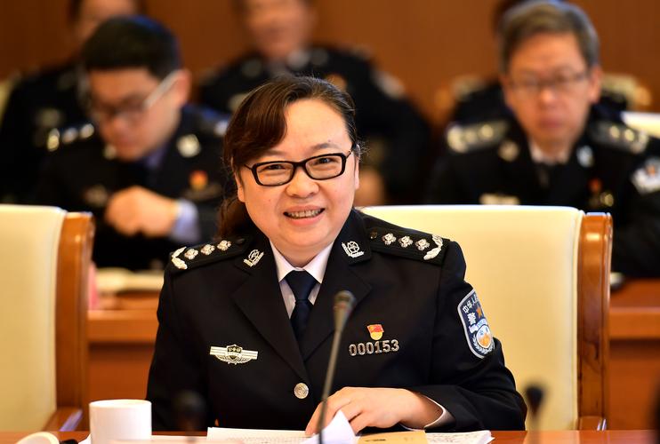 公安部督察审计局政委曾海燕讲话