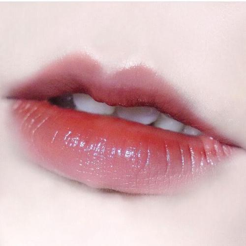 嘴唇特写粉嫩的樱桃小嘴