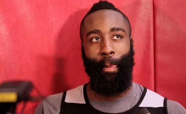 哈登为什么不刮胡子呢?不是口味独特,而是刮一次要面临高额赔偿