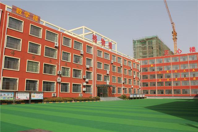 除了公办中学兰陵县南桥镇还有所民办中学兰陵县友谊学校