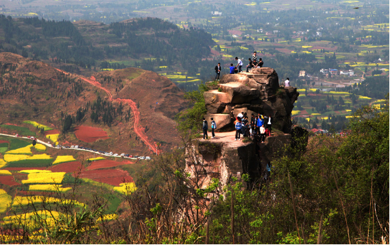 龙多山上"三月三"