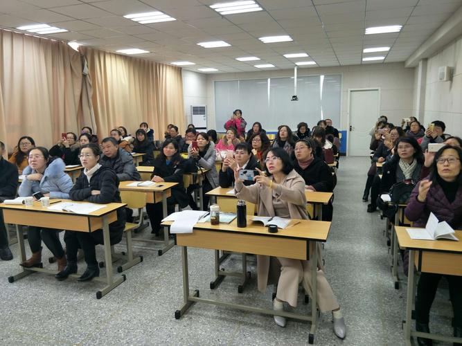 其它 2018栖霞市初中英语教研组长研讨会 写美篇徐老师对今后的教学