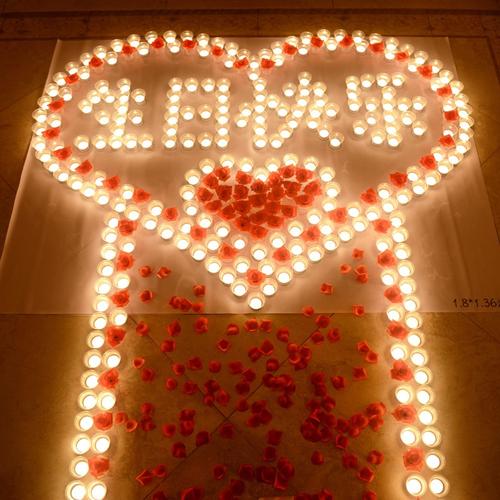 室内生日表白布置 浪漫红心蜡烛酒店惊喜男朋友网红