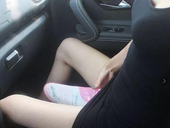 国庆长假高速堵车,美女尿急如何自救?