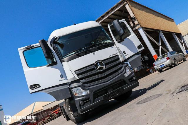 售价越来越低的进口卡车,这款全新奔驰卡车,仅售50万左右?