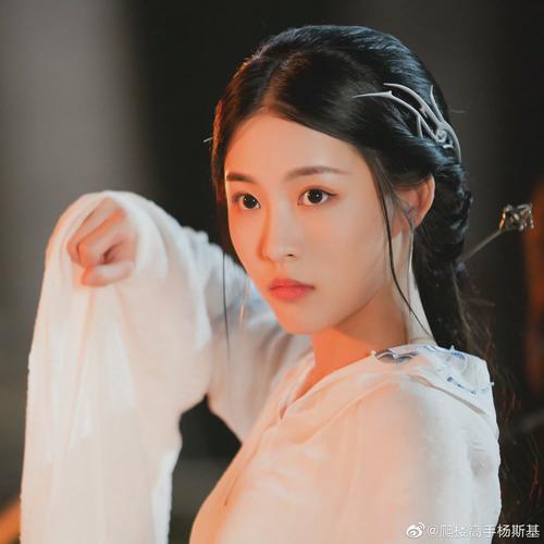 孙芮雪鹰领主剧照快快上线吧