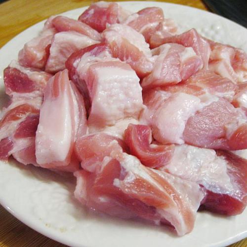 梅菜焖猪肉,散发着清香的梅菜,正好能吸入鲜美的肉汁,绝对的下饭好菜