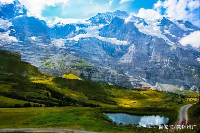 作为瑞士旅游业的经典景点之一,少女峰一直以冰雪与山峰,阳光与浮云