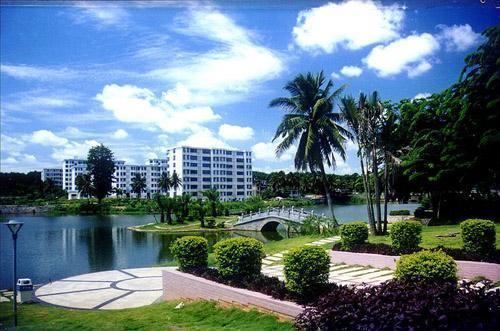 海南大学在热带作物研究等方面居于国内前列,依靠特定的自然条件,海南