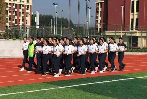 快来看,博骏学校高薪招老师!