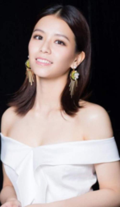 票房锦鲤宋芸桦,《西虹市首富》眼镜妹"夏竹"