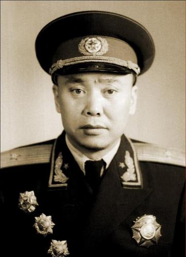  p>王德贵(1914年—2000年9月9日),中华人民共和国开国少将,安徽 a