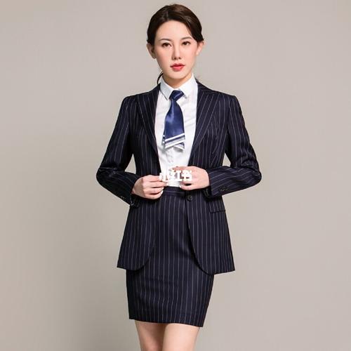 几种常见的女士西装搭配方法