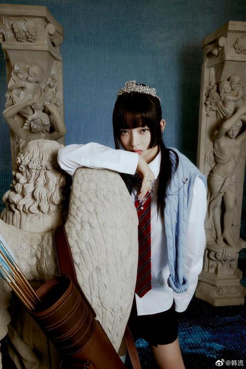 ive超话the 2nd single album   love dive>安宥真, rei 团体概念预告