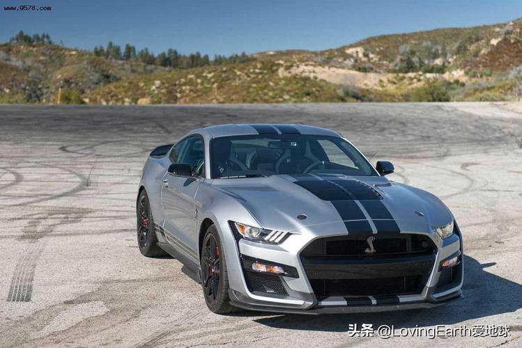 2020年福特野马谢尔比gt500:一改以往美式肌肉车的操控