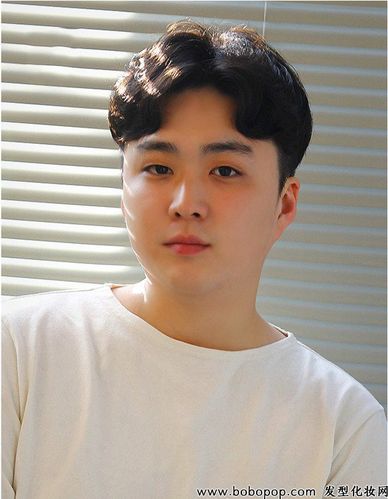 脸比较肉的胖脸男生2款短发推荐_发型化妆教程_新浪