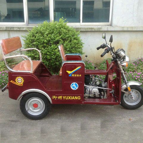 残疾人三轮摩托车老代步车客货二用车