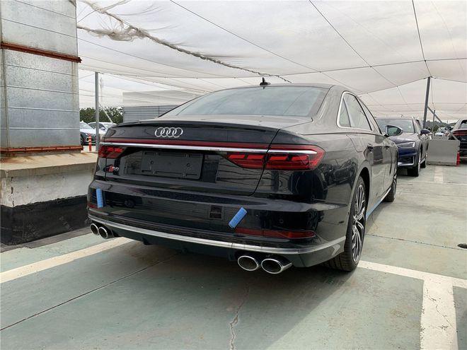 21款全新奥迪s8l现车最低报价