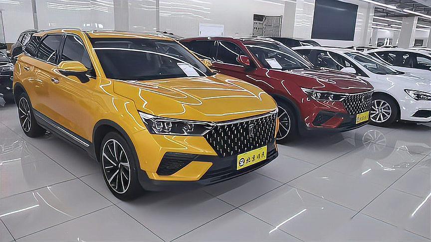 刚上牌一年奔腾t77配置真高!十万左右华系小型suv值得