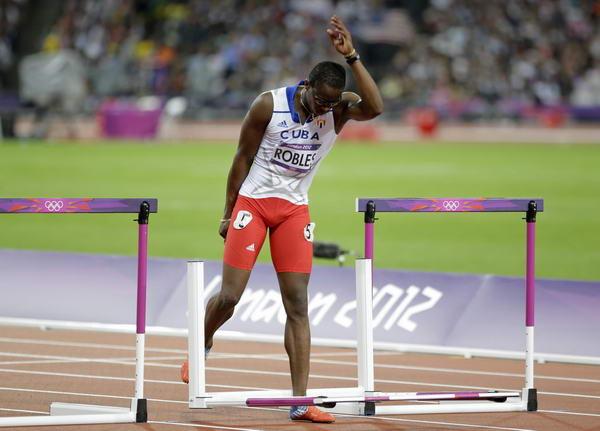 奥运图:110米栏梅里特夺冠 罗伯斯伤退