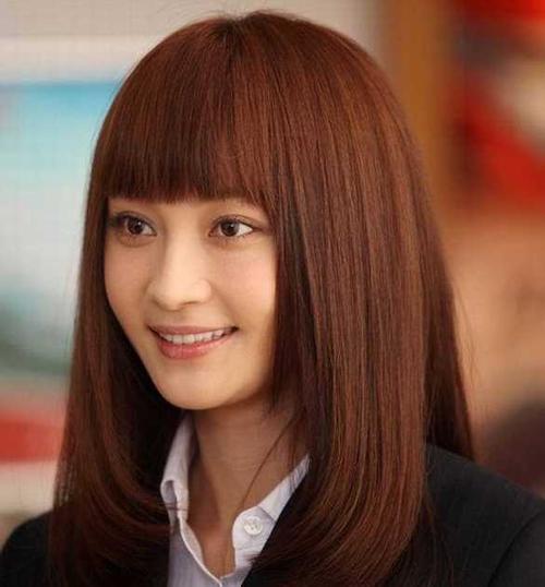 倍受追捧的童佳倩长发发型