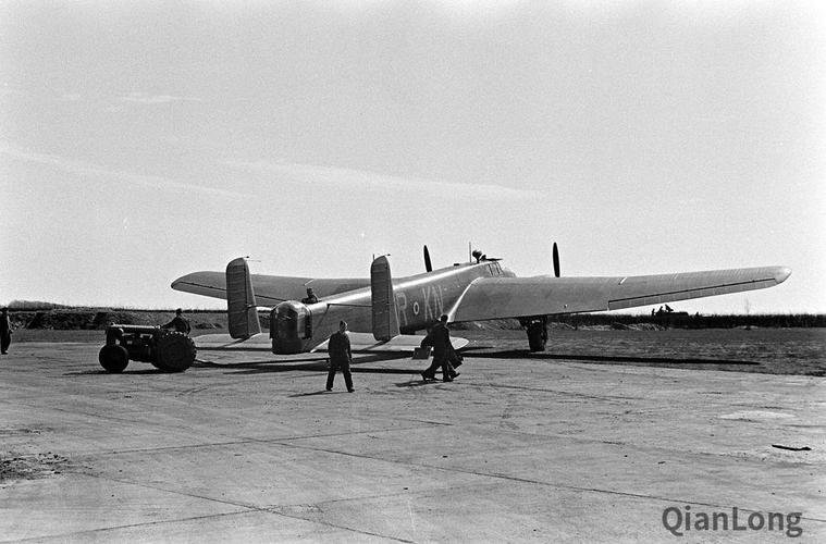 英国a.w.38重型轰炸机 "兰开斯特"轰炸机服役之前一直