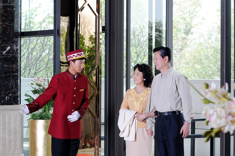 纵观其过往服务项目,均为国内外一线城市的高端物业,如顶级度假酒店