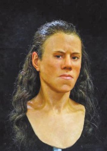希腊少女的面部长相,由此可以推断公元前7000年中石器时代人类的模样