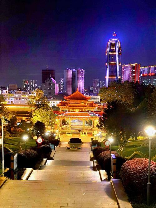 曲靖市是云南第二大城市,离省城昆明仅100多公里,近三十年有了突飞