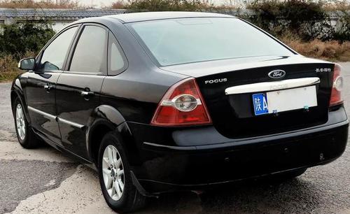 福特 福克斯三厢 2007款 三厢 1.8l 自动时尚型