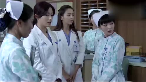 产科医生:何晶首次手术成功,刻薄女医生嫉妒,设计何晶请客!