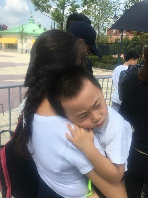 上海迪士尼一个妈妈带两个孩子两日游记
