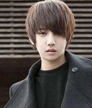 男生长刘海发型设计图片长刘海烫发帅气迷人