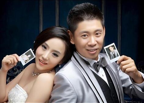 结婚四年,两夫妻也是非常恩爱,微博上的合影也特别有爱.