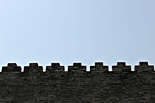 故宫午门城墙剪影